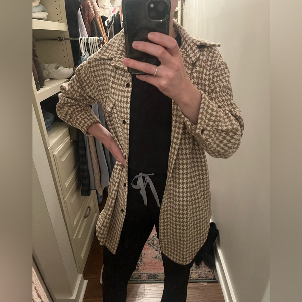 -SOLD- Neutral Houndstooth Shacket - Picture 7 of 7